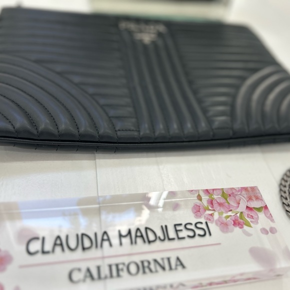 CHEVRON PRADA 2 WAY BAG -LARGE CLUTCH / CROSSBODY - Picture 8 of 16